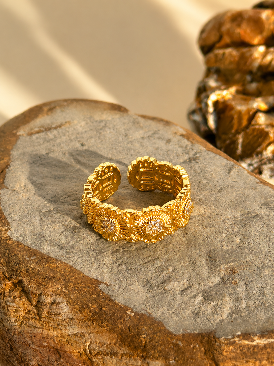 HELIOS Ring