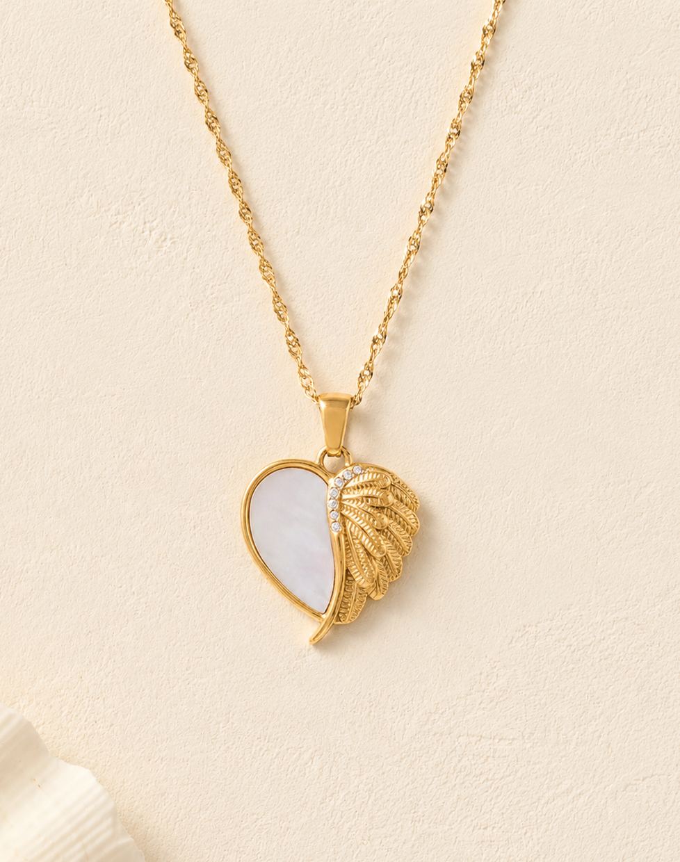 AMOUR Necklace